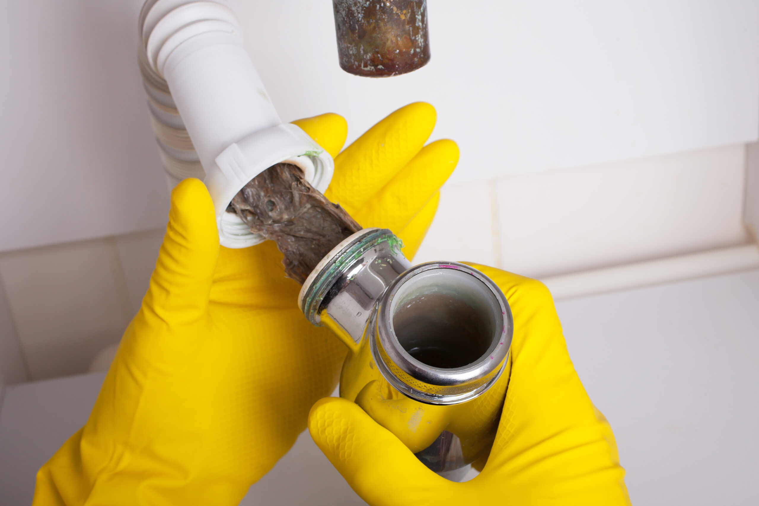 6 Reasons to Have a Plumber Do Drain Cleaning